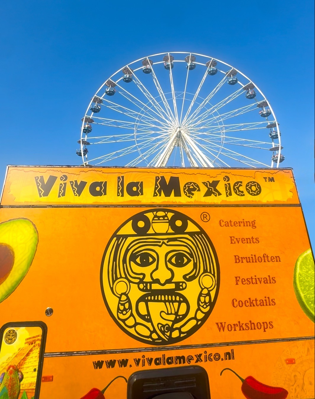 Viva la Mexico foodtruck met een draaiend reuzenrad
